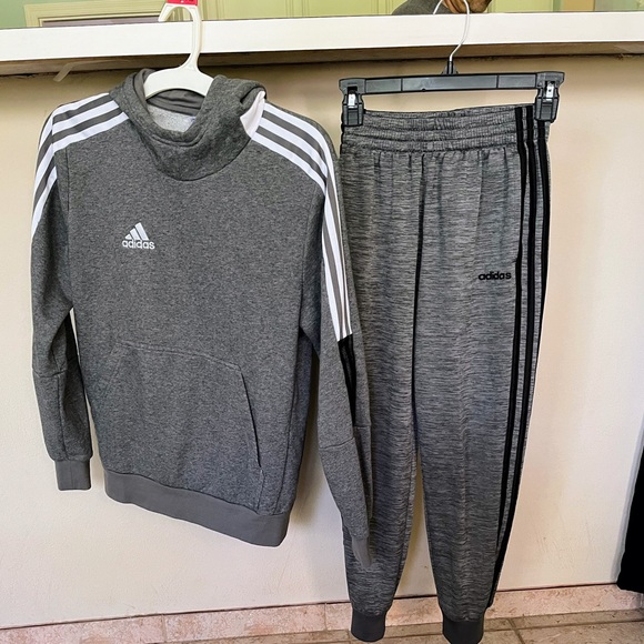 Adidas - Picture 2 of 5